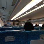 平日8:40品川駅発の新幹線ひかりの自由席は余裕で座れる